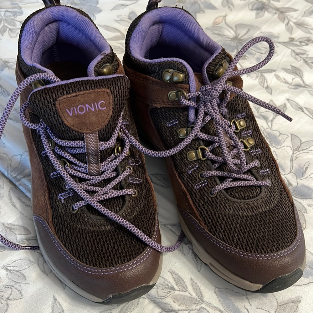 Vionic hiking boots